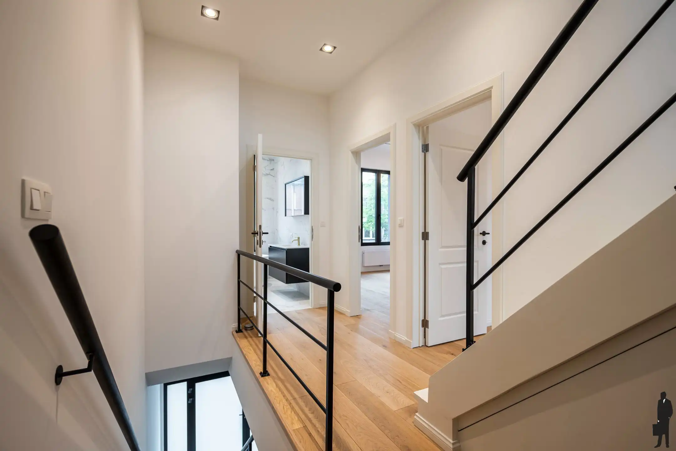 Luxe gerenoveerde woning met 4 slpk, 2 bdk en zonnige tuin foto 22