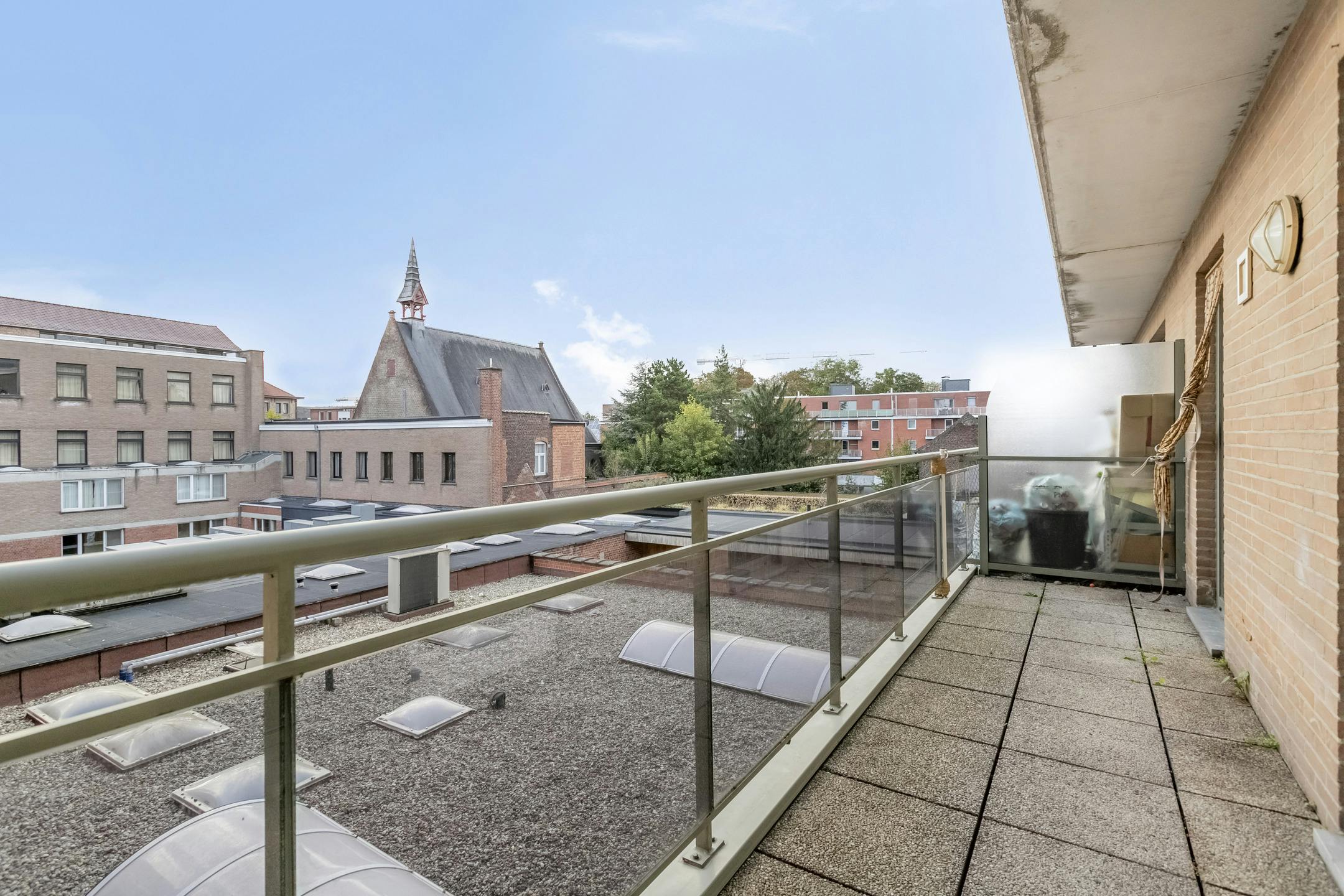 Instapklaar energiezuinig appartement met 2 slaapkamers in hartje Roeselare foto 10