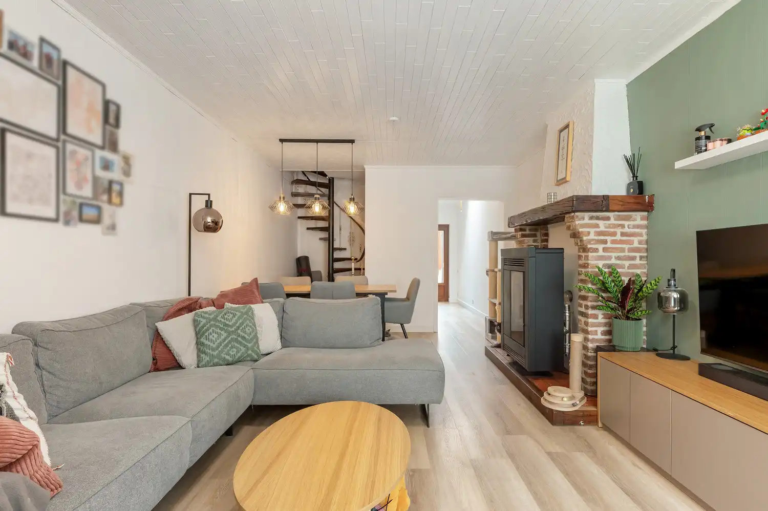 Te renoveren rijwoning met stadstuin op topligging. foto 7