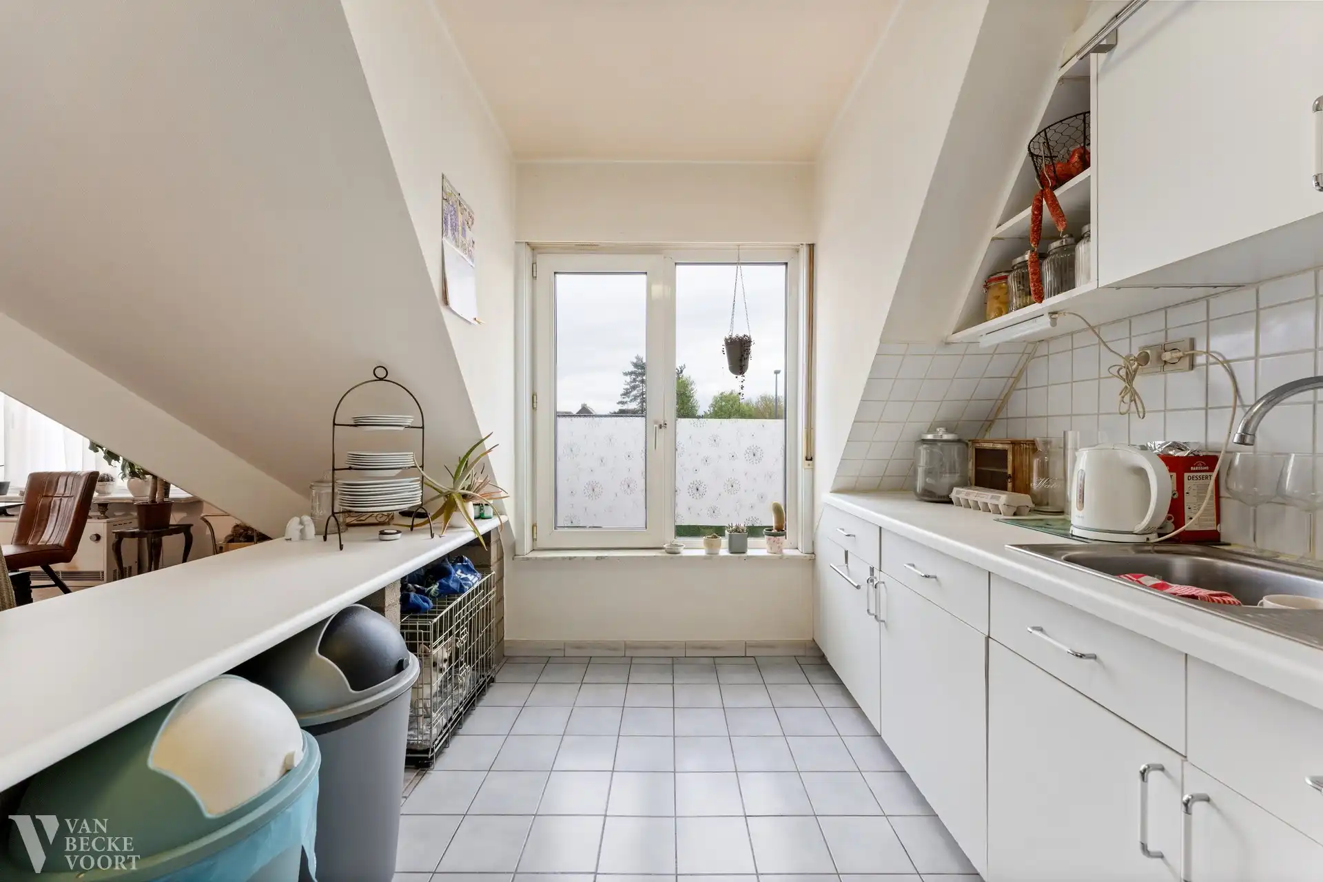 Halfopen woning opgedeeld in 2 units foto 19