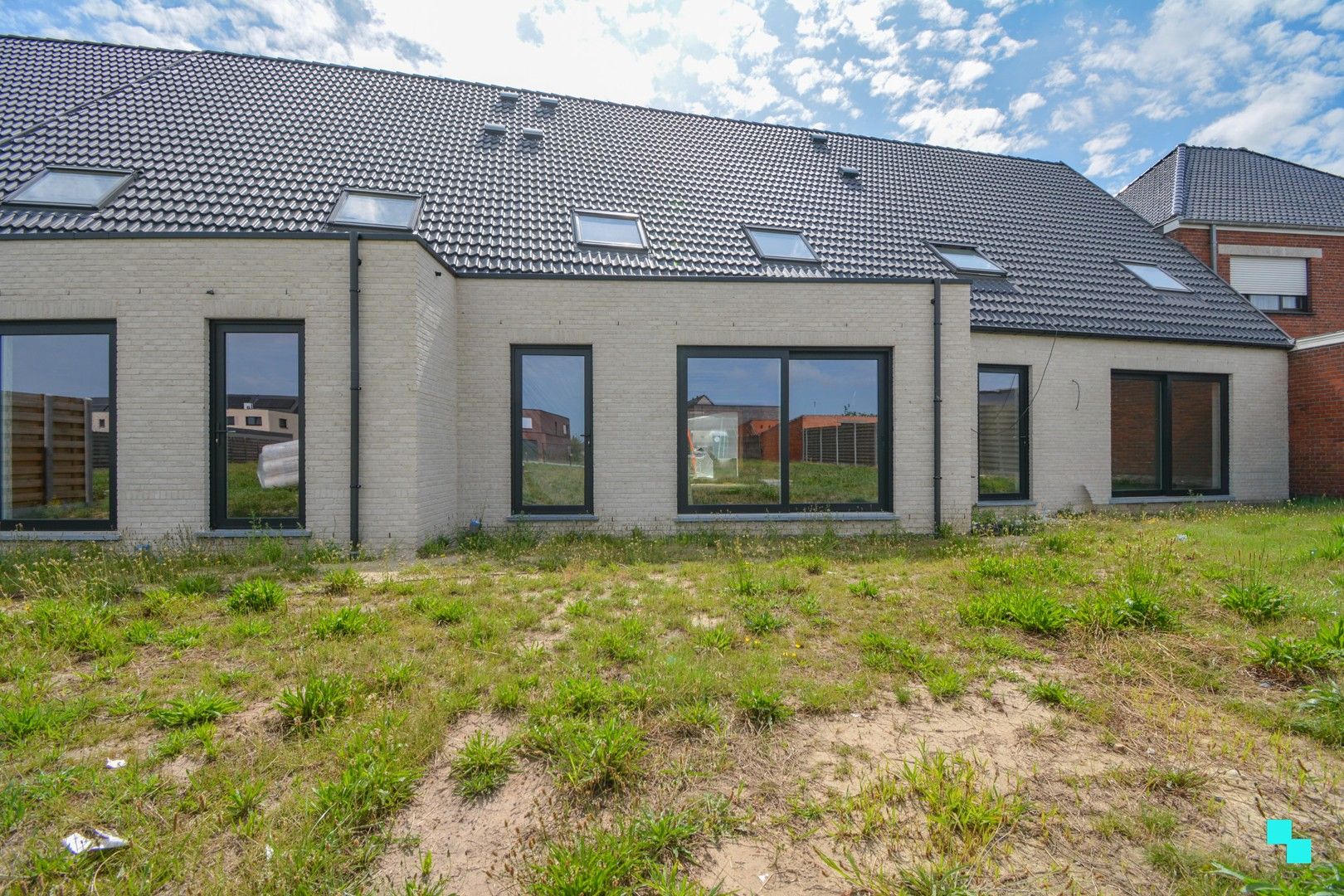 Verrassend ruime nieuwbouwwoning in centrum Aartrijke foto 7