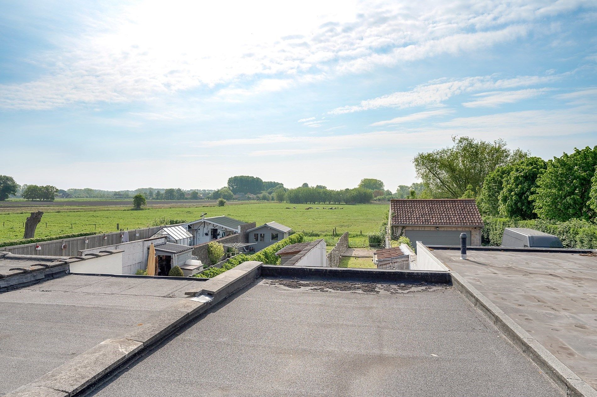Vernieuwd huis met open zichten vlakbij Brugge foto 17
