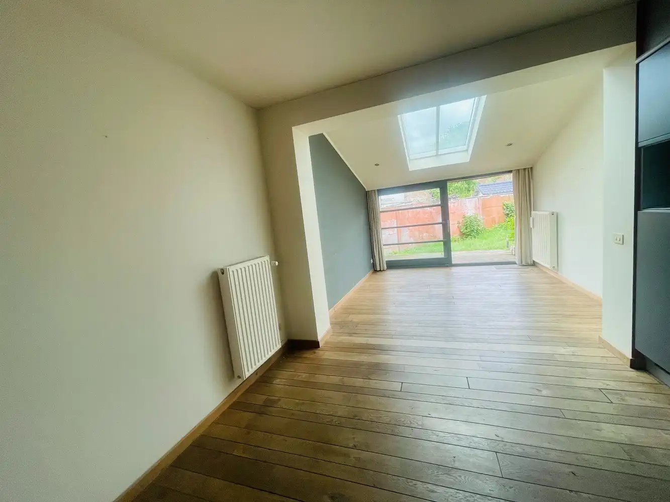 Assebroek, leuk ENERGIEZUINIG gezellig &nbsp;instapklaar woonhuis met 3 SLAAPKAMERS en tuintje foto 2
