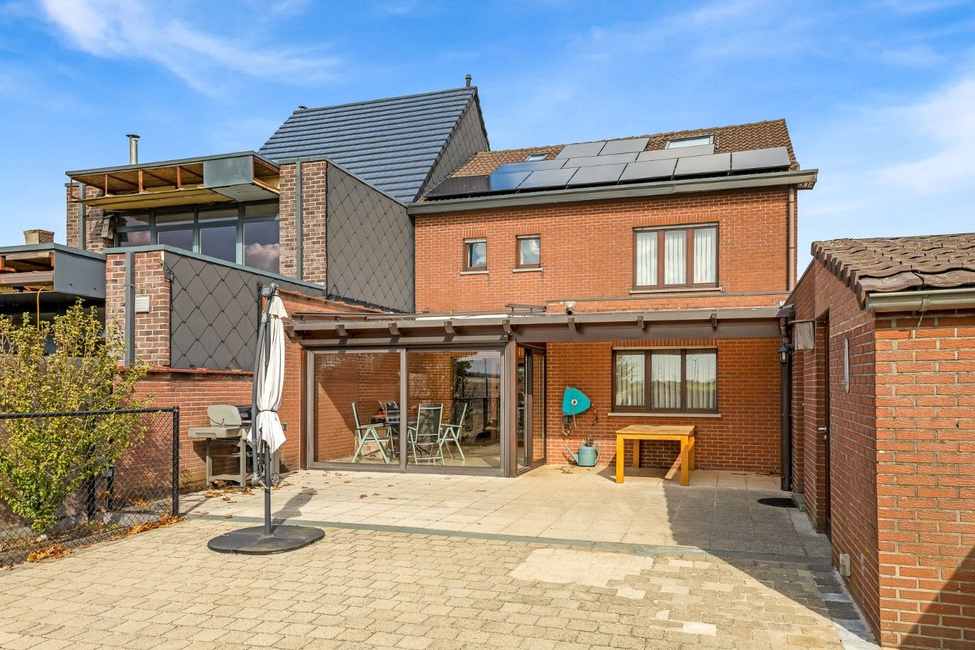 Gigantische, oerdegelijke woning met 4+ slpk., oprit, garage en west-tuin foto 32