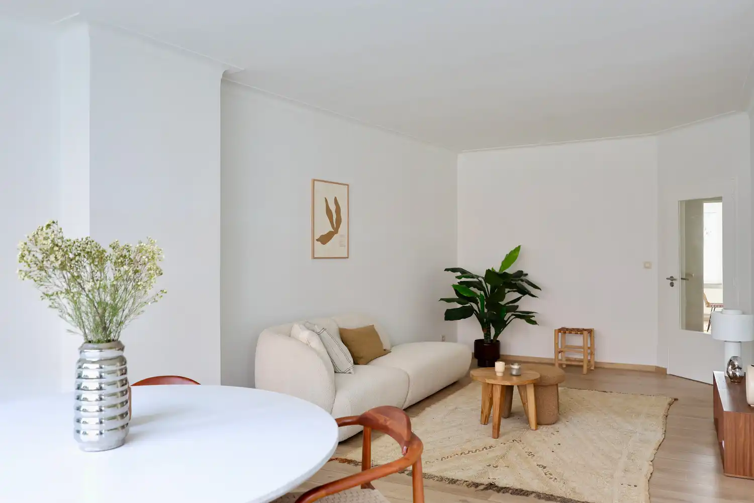 Instapklaar appartement met 2 ruime slks, tuin en parking! foto 22