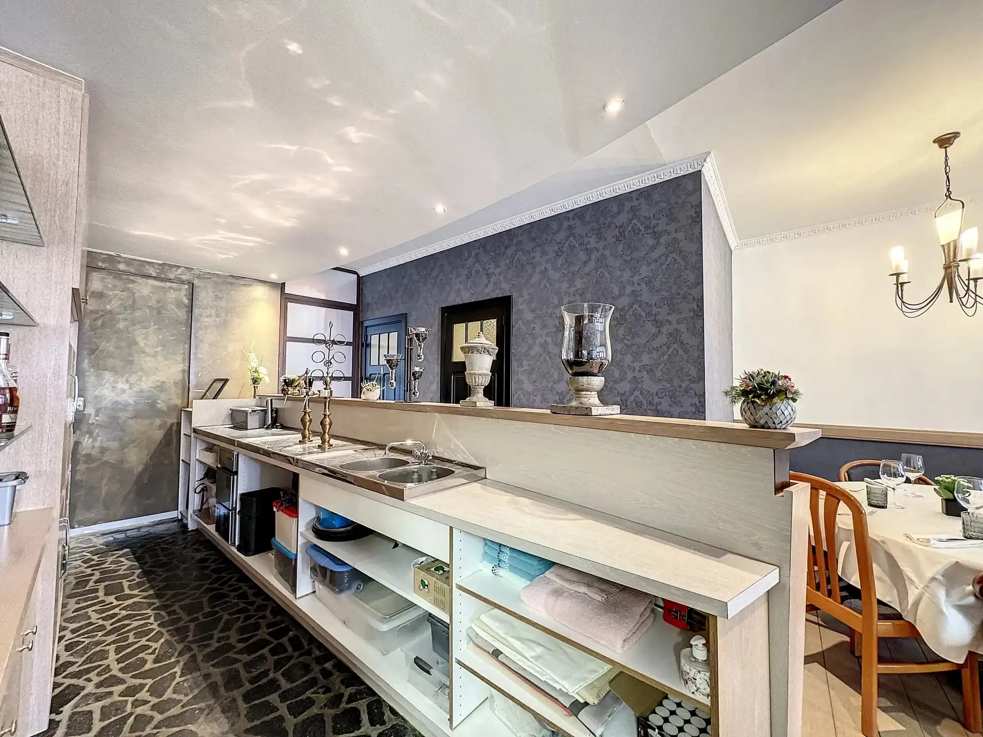 Handelspand (frituur met restaurant en feestzaal) met duplex-appartement met een bewoonbare oppervlakte van 400m² in Mol-Gompel. foto 5