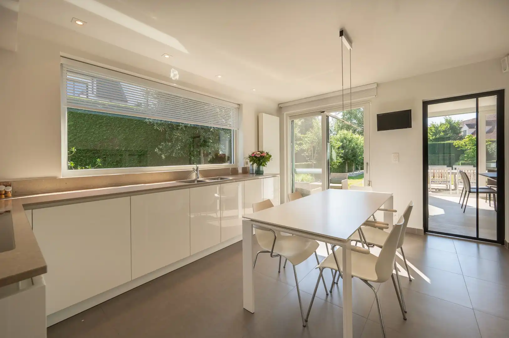 Vrijstaande villa, rustig gelegen in een aangename residentiële omgeving aan de rand van Knokke. foto 12