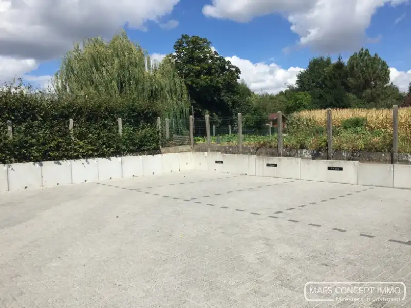 Garage te huur Dorpsplein 27 - 8570 Anzegem