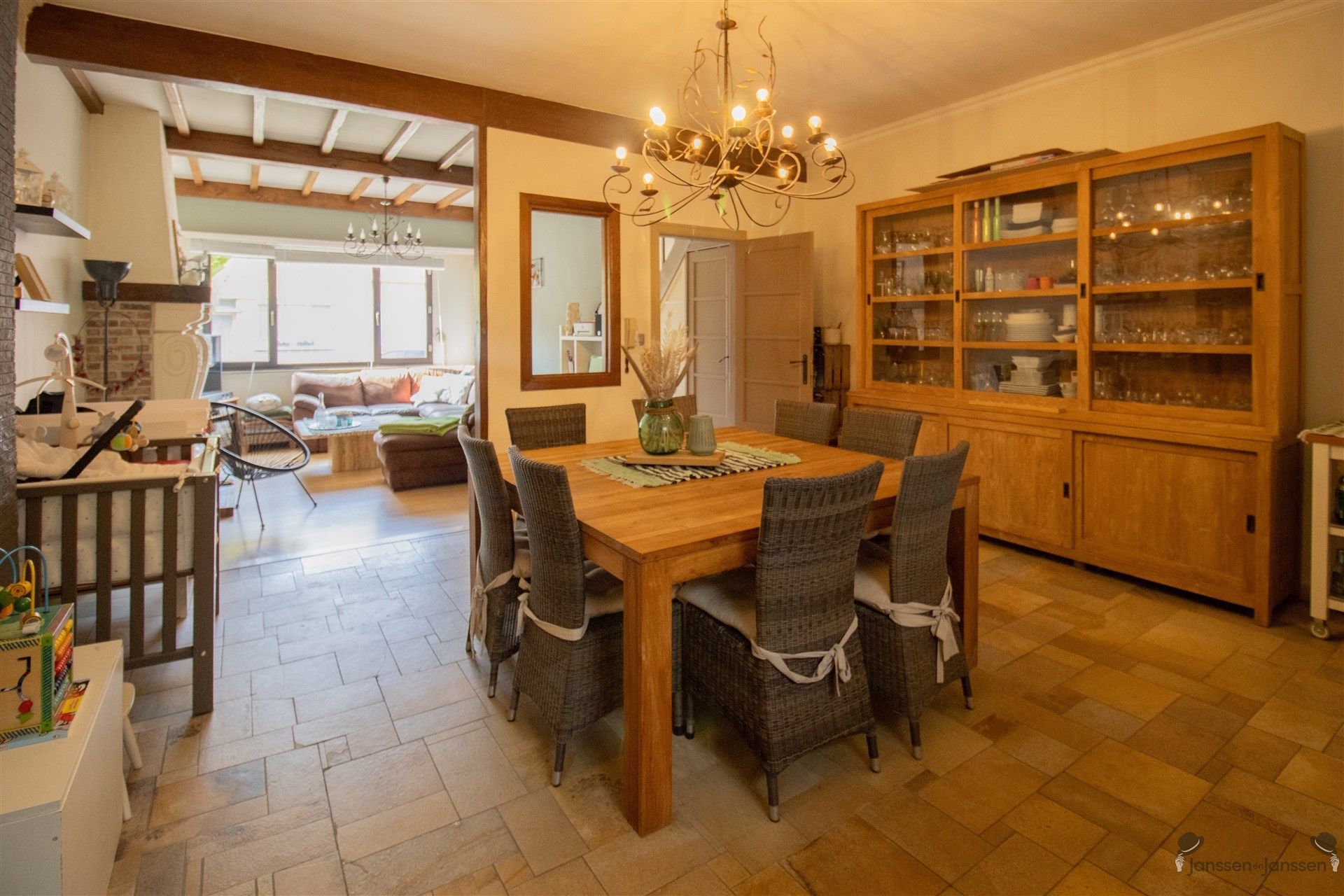 Op te frissen woning met 2 tot 3 slaapkamers op 203 m² foto 5