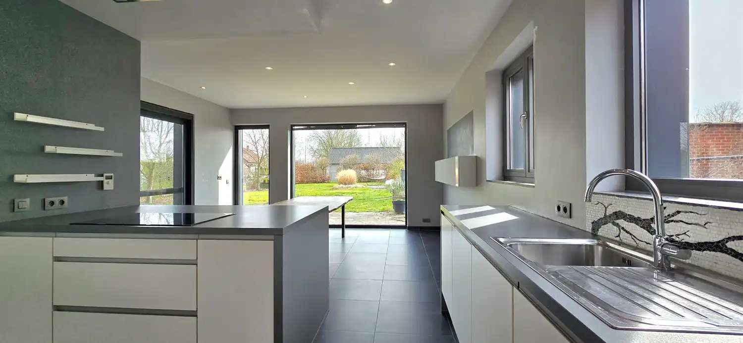 Huis te koop foto {{pictureIndex}}