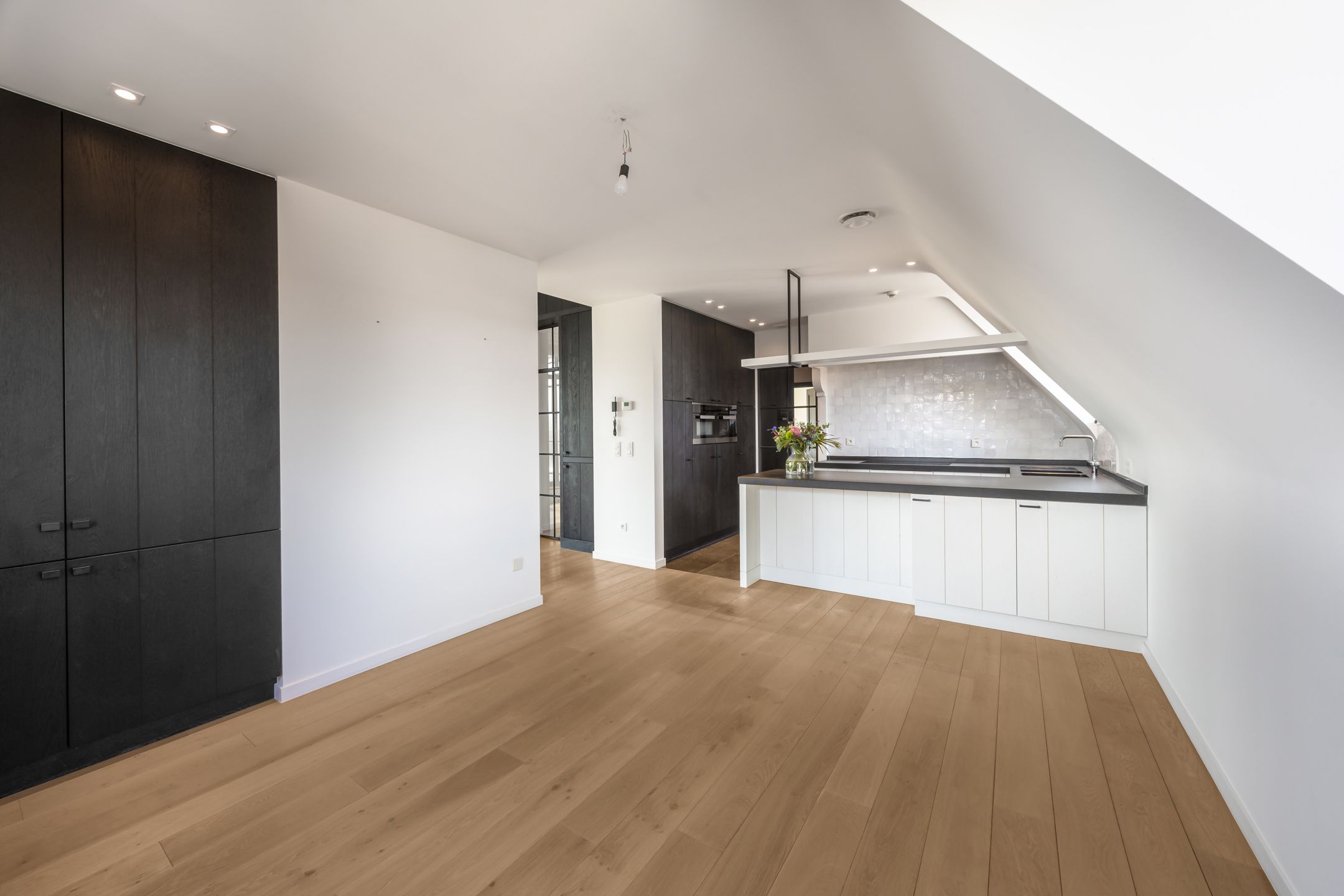 Luxe afgewerkte penthouse met groot zonneterras foto 17
