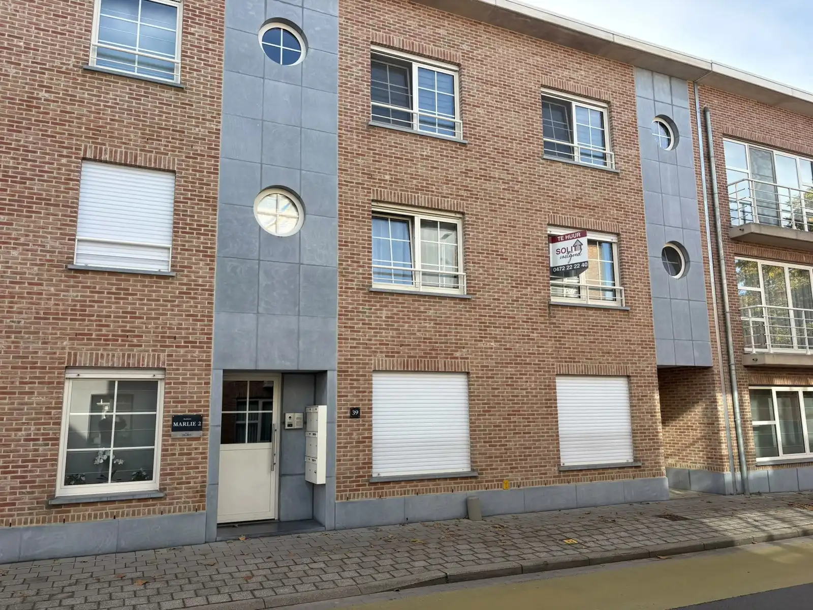 Ruim appartement van 114m² in het centrum van Nijlen foto {{pictureIndex}}