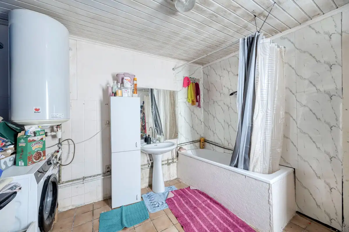Rustig gelegen renovatiewoning met 3 slaapkamers foto 7