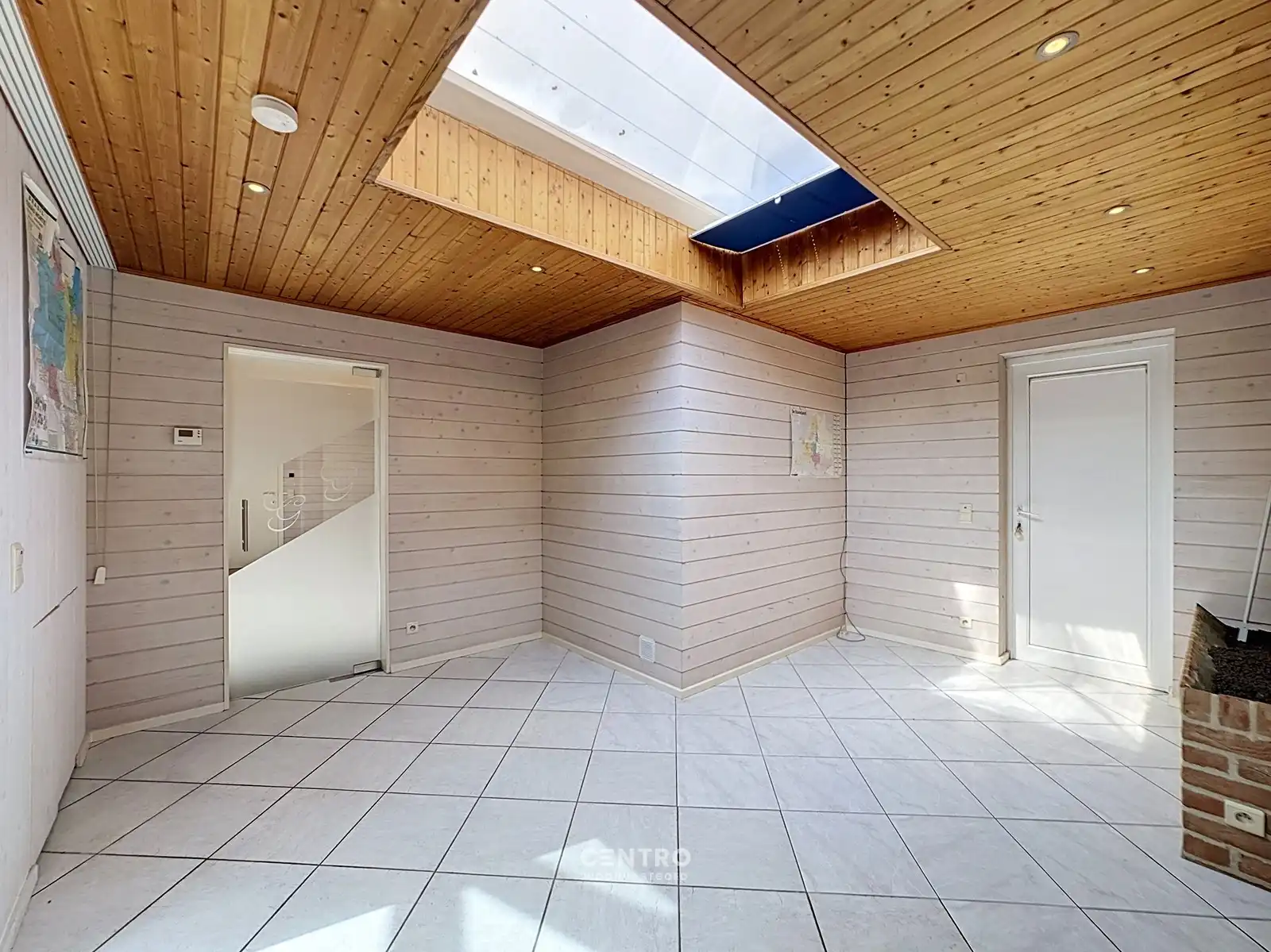 Ruime woning met opslagruimte in aangename omgeving! foto 21