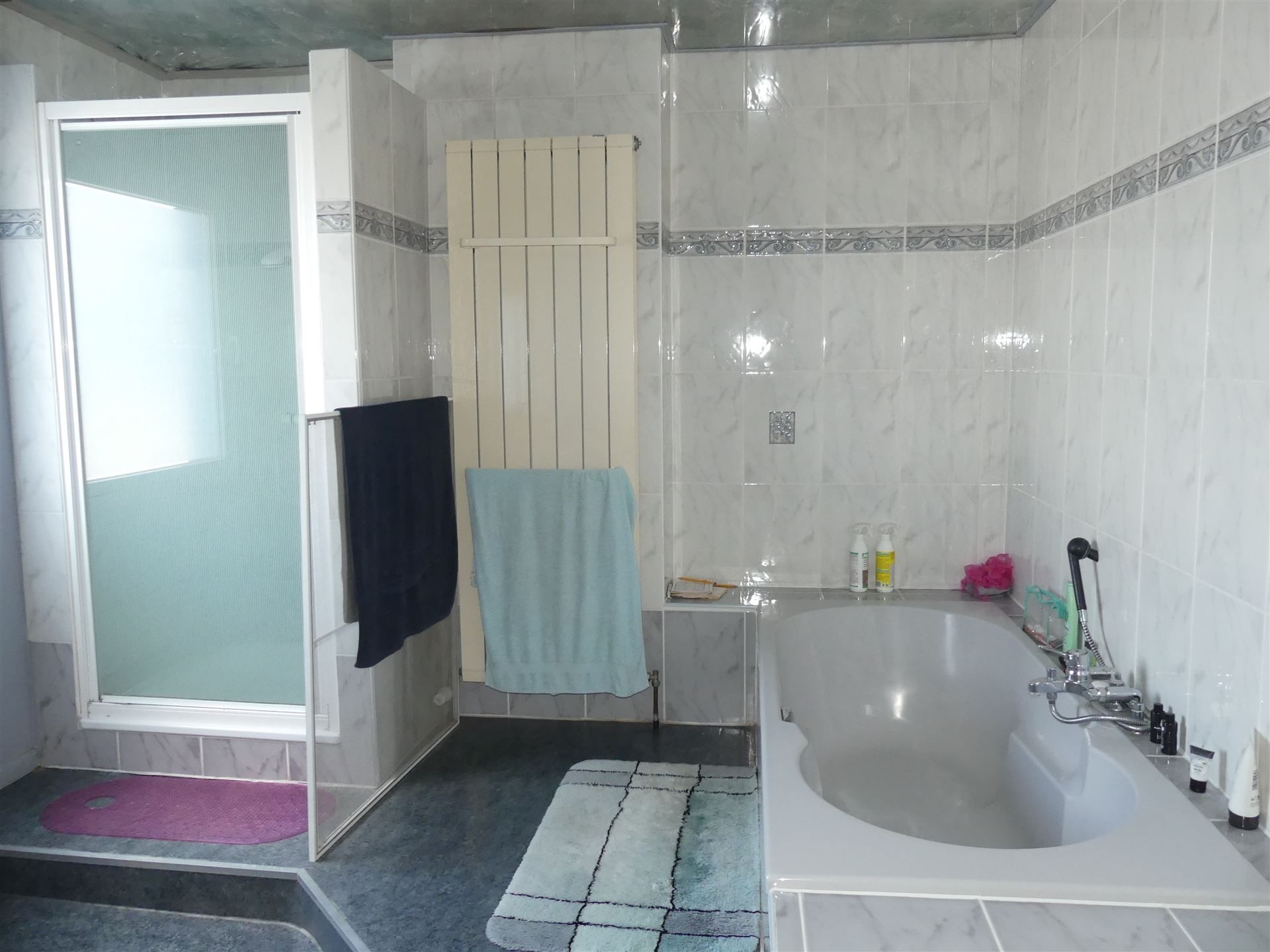 Zeer ruime woning met 5 slaapkamers foto 6