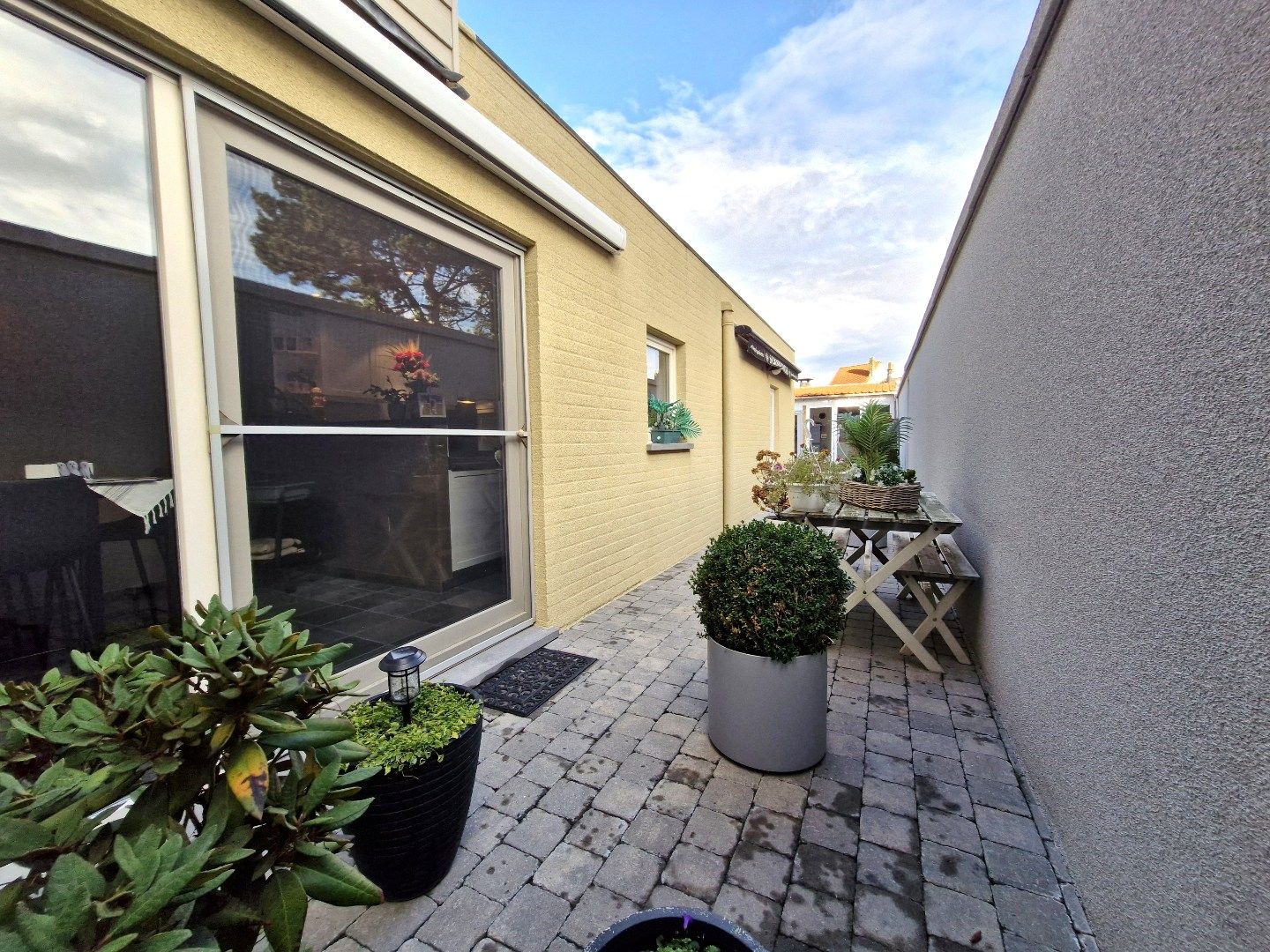 Gerenoveerde woning met garage in het centrum van Heist. foto 13