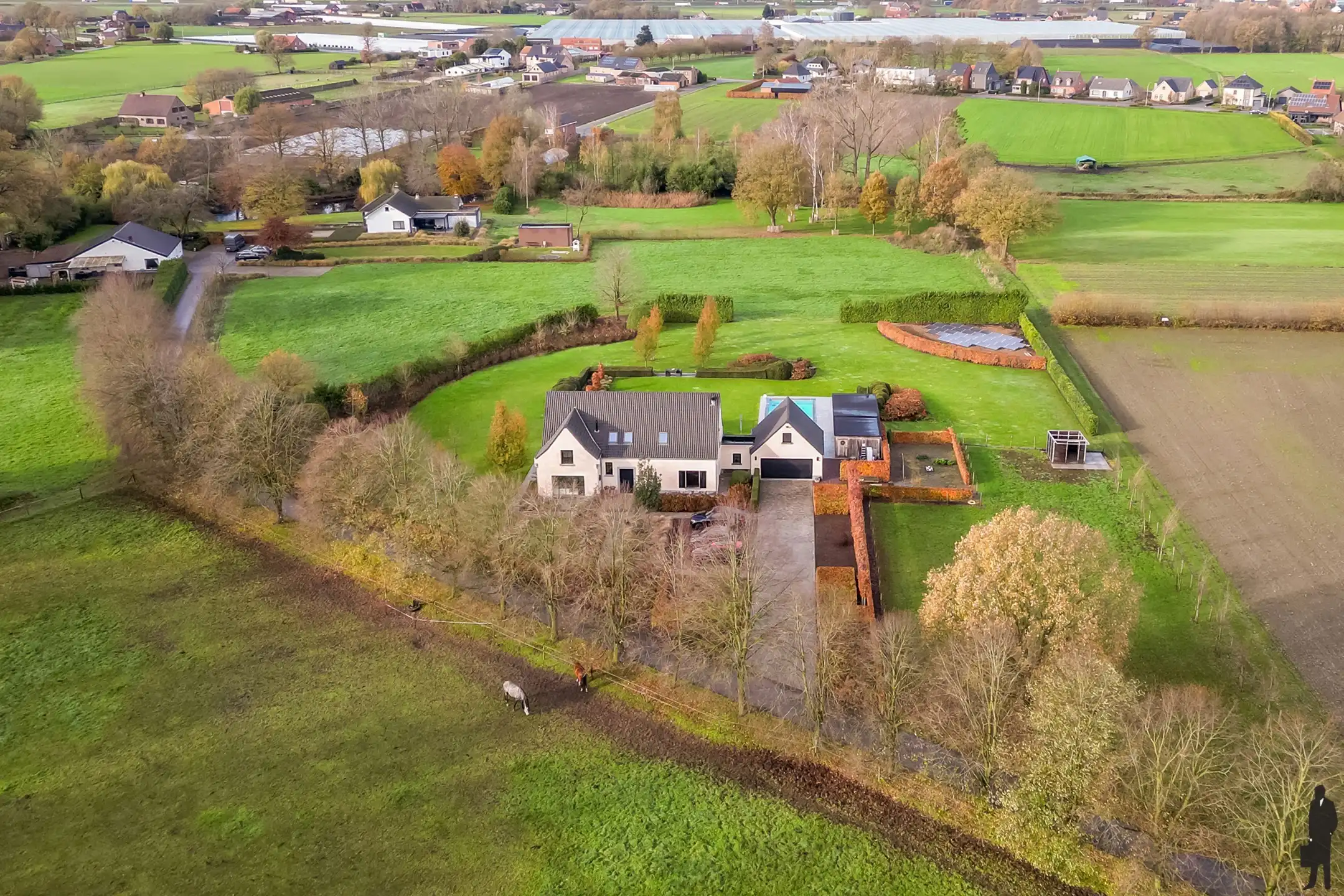 Instapklare villa temidden van uitgestrekte weilanden en landerijen!  foto 52