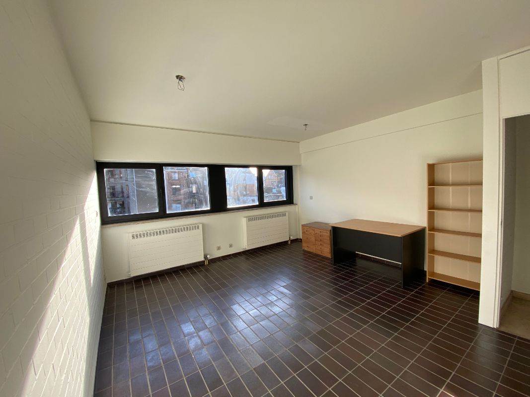 Ruim appartement met 2 slaapkamers, centraal gelegen. foto 7