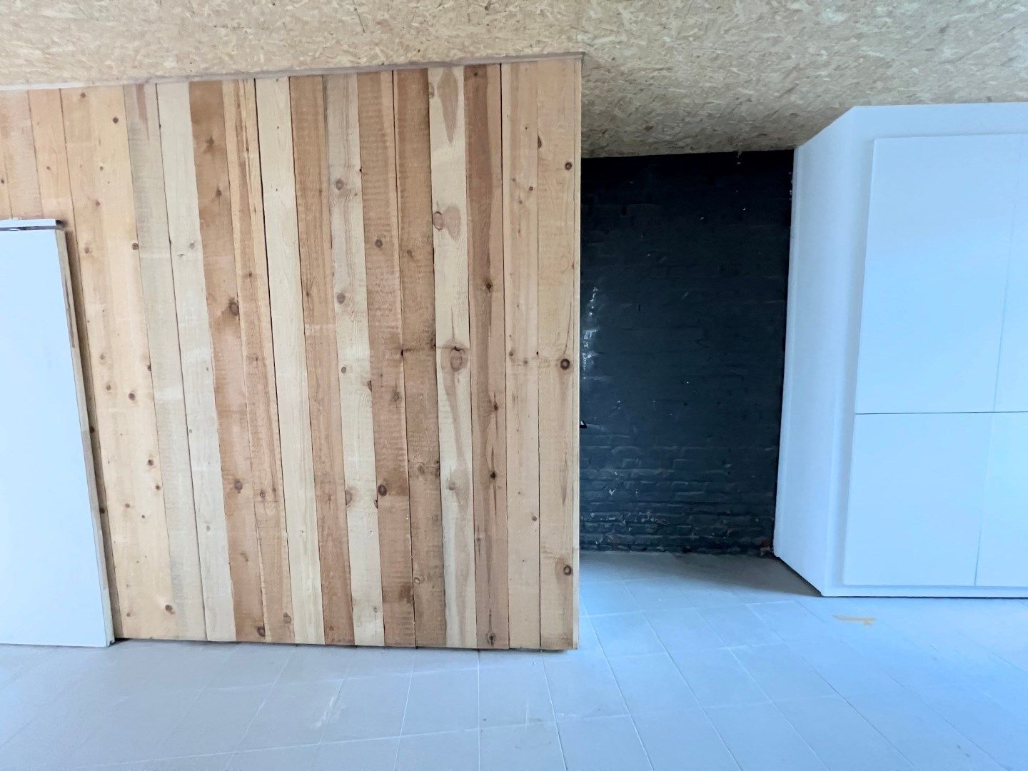 STIJLVOLLE BEL-ETAGE MET 1 SLAAPKAMER, TERRAS EN GARAGE IN CENTRUM IEPER foto 17
