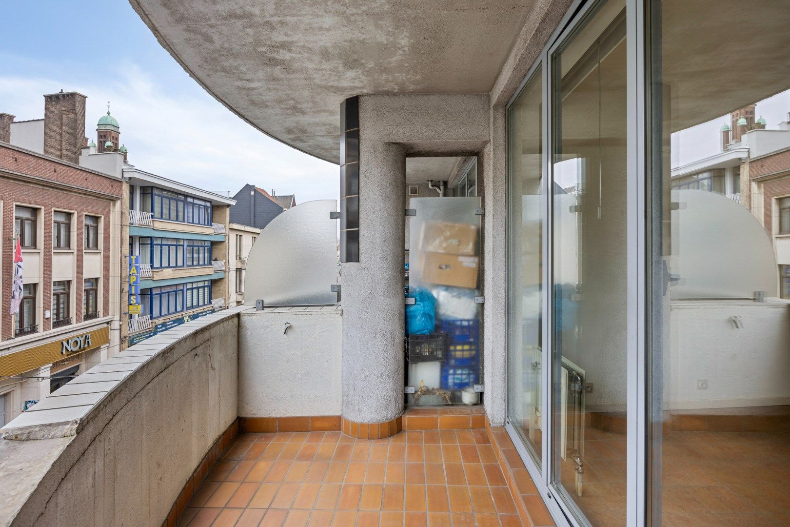 Op te frissen 1-slaapkamer-appartement in het bruisende Schaarbeek foto 6