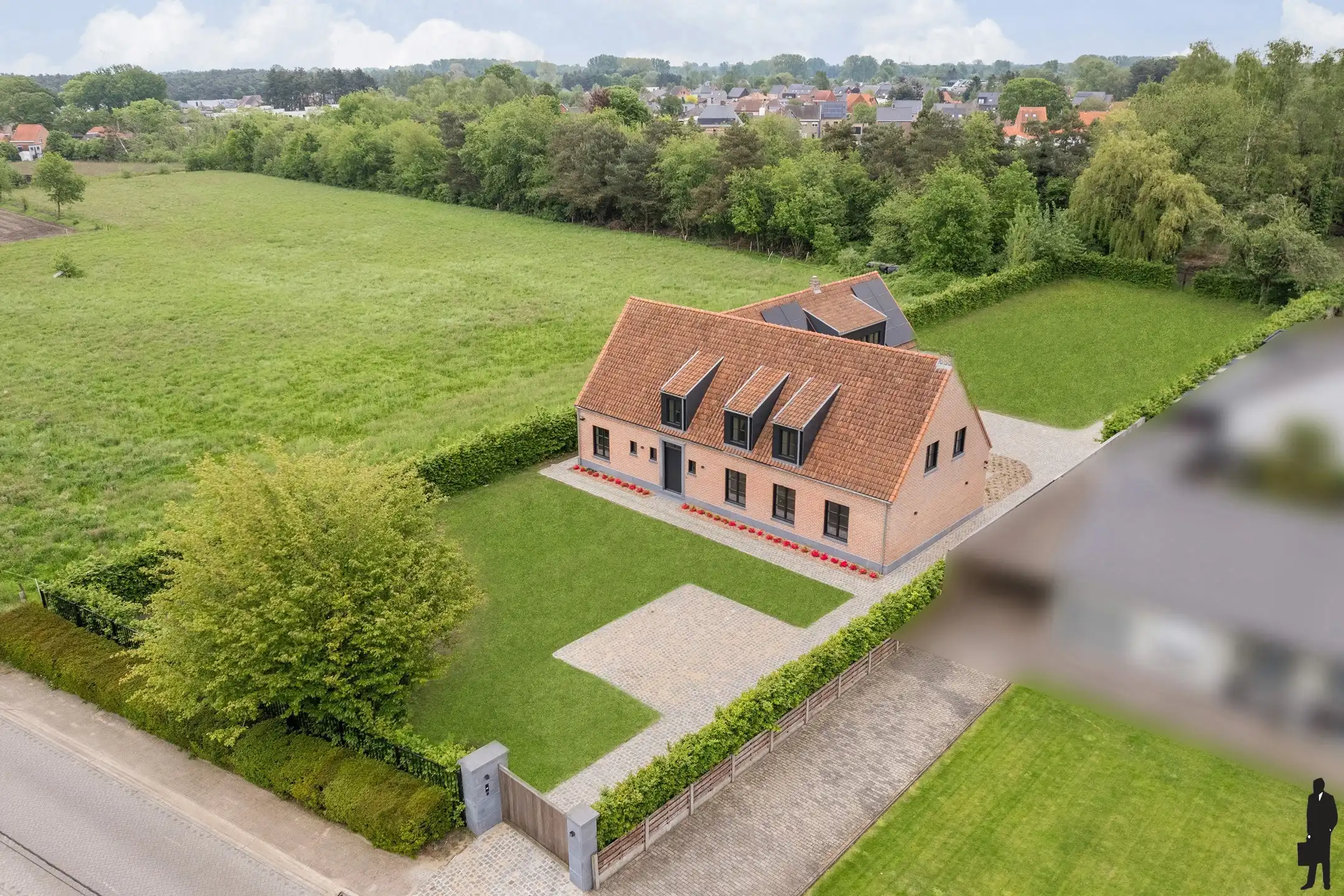 Hoogwaardig, gerenoveerde villa op een perceel van 3.552m² foto 29