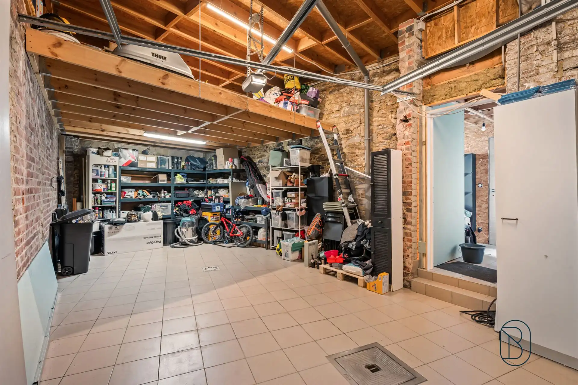 Gerenoveerde woning met tuin en zonnepanelen foto 13