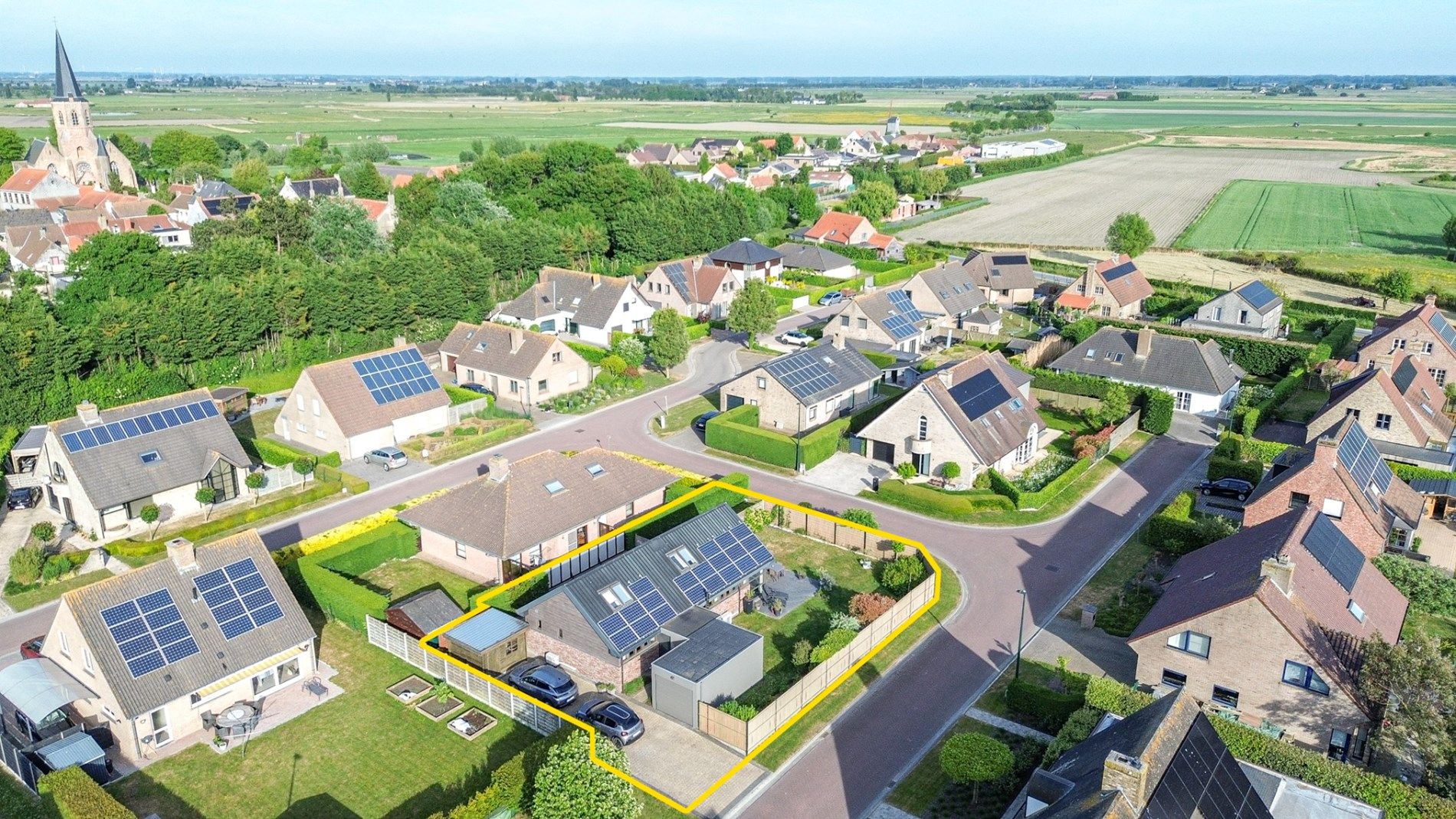 Instapklare en energiezuinige villa in rustige woonwijk te De Haan – Klemskerke foto {{pictureIndex}}