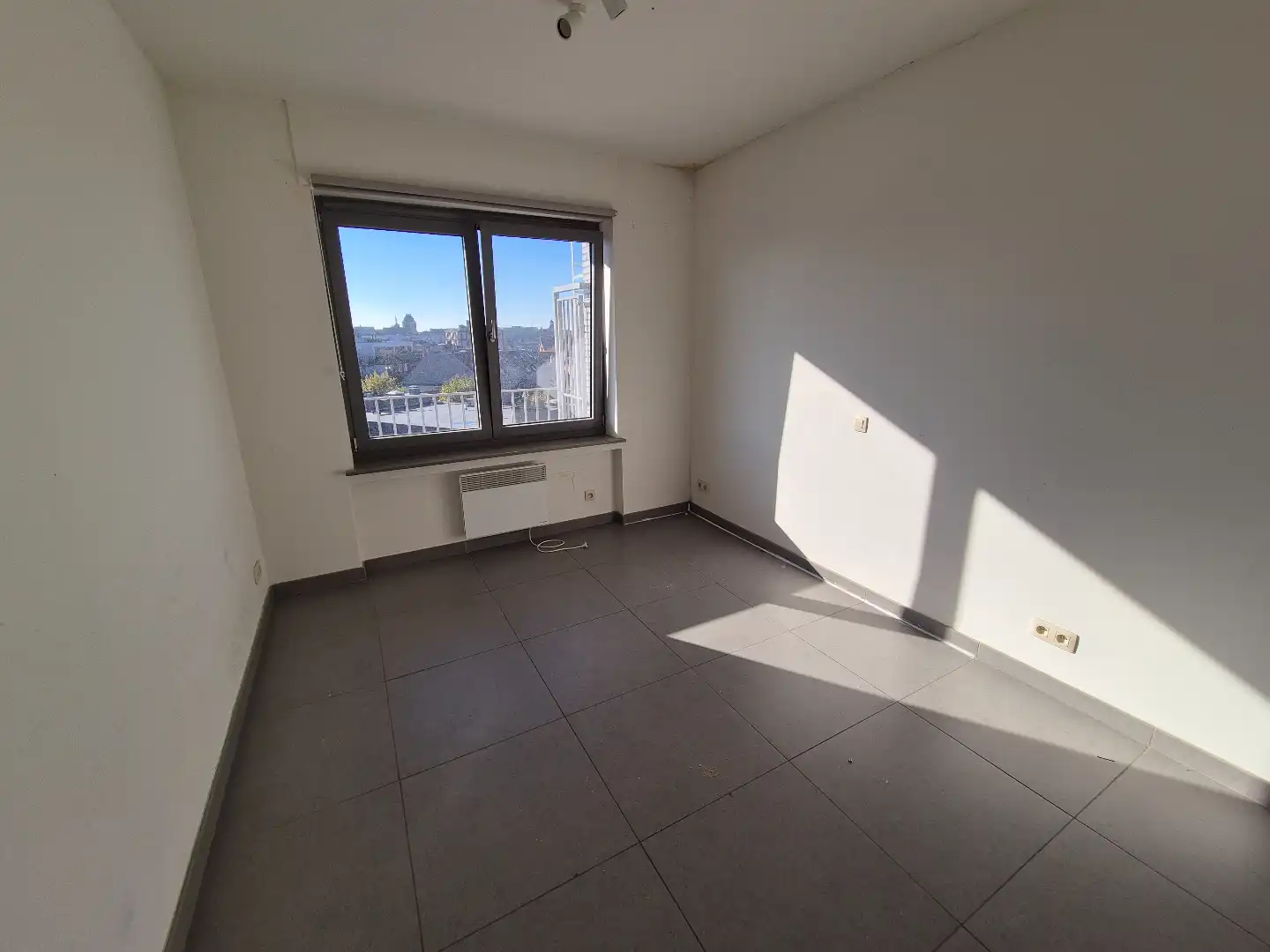 Instapklaar appartement met 3 slaapkamers langs de groene boulevard foto 7