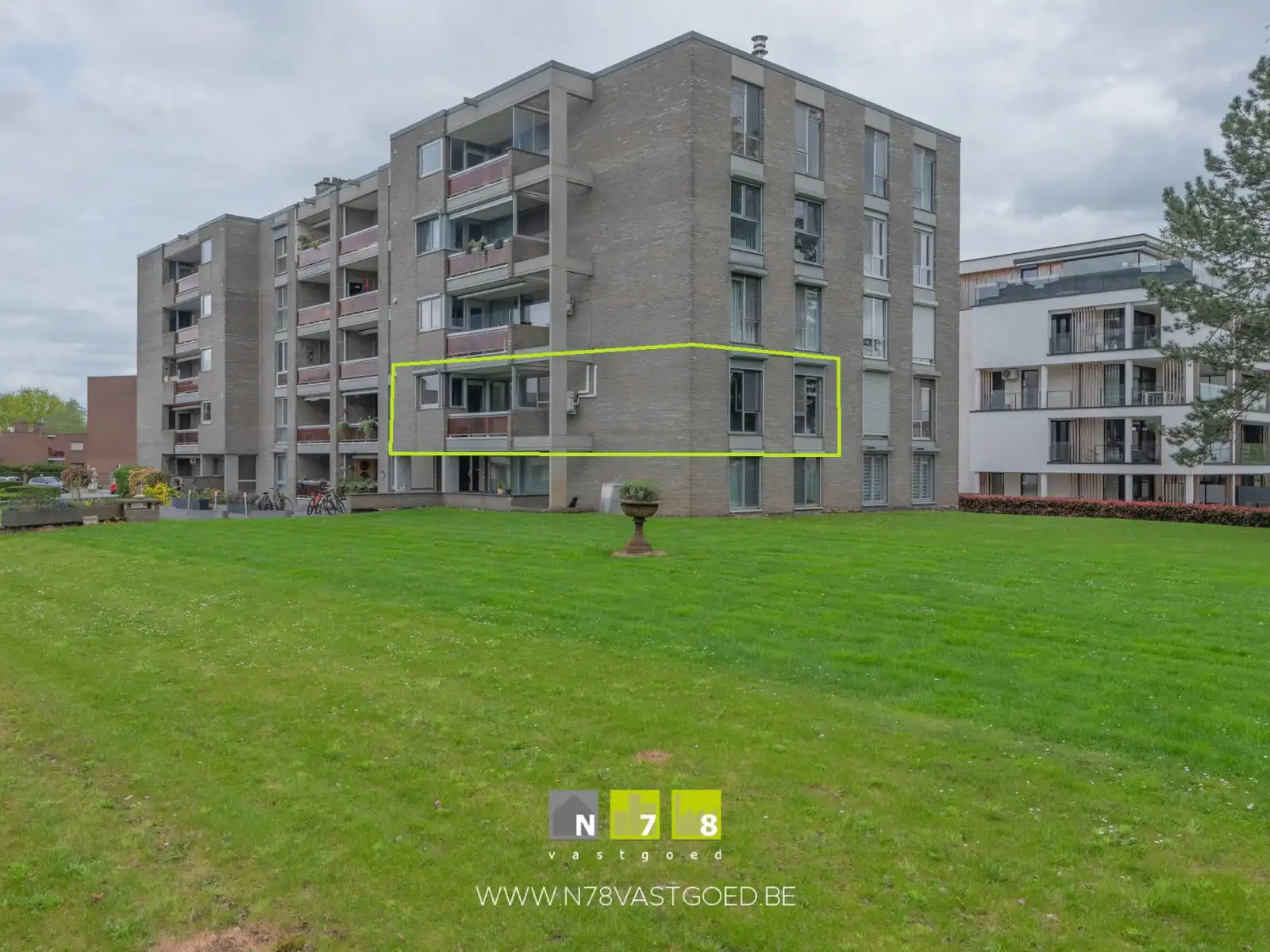 Appartement te koop foto {{pictureIndex}}