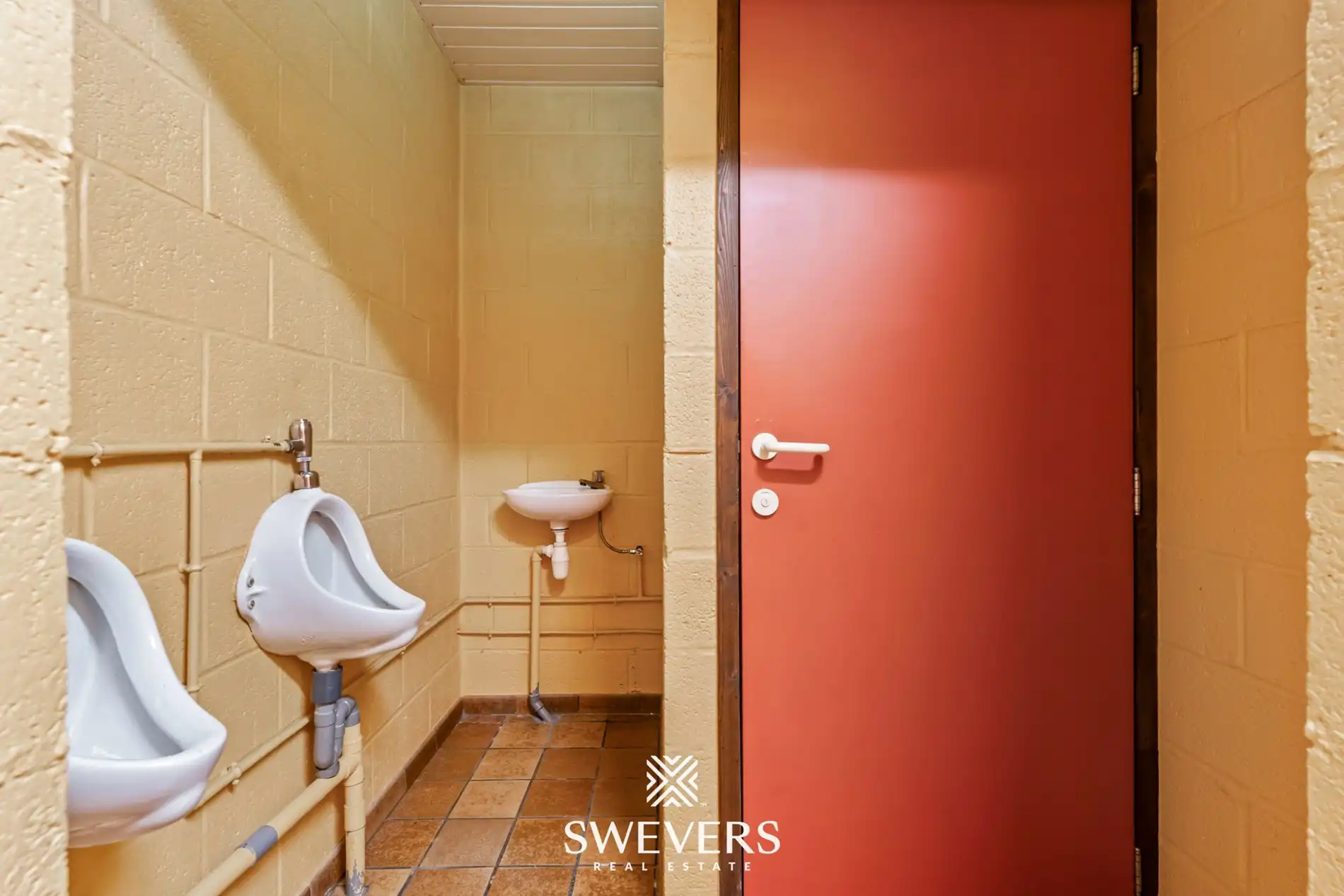 Instapklaar handelspand met woonst en tuin in Herk-de-Stad foto 10