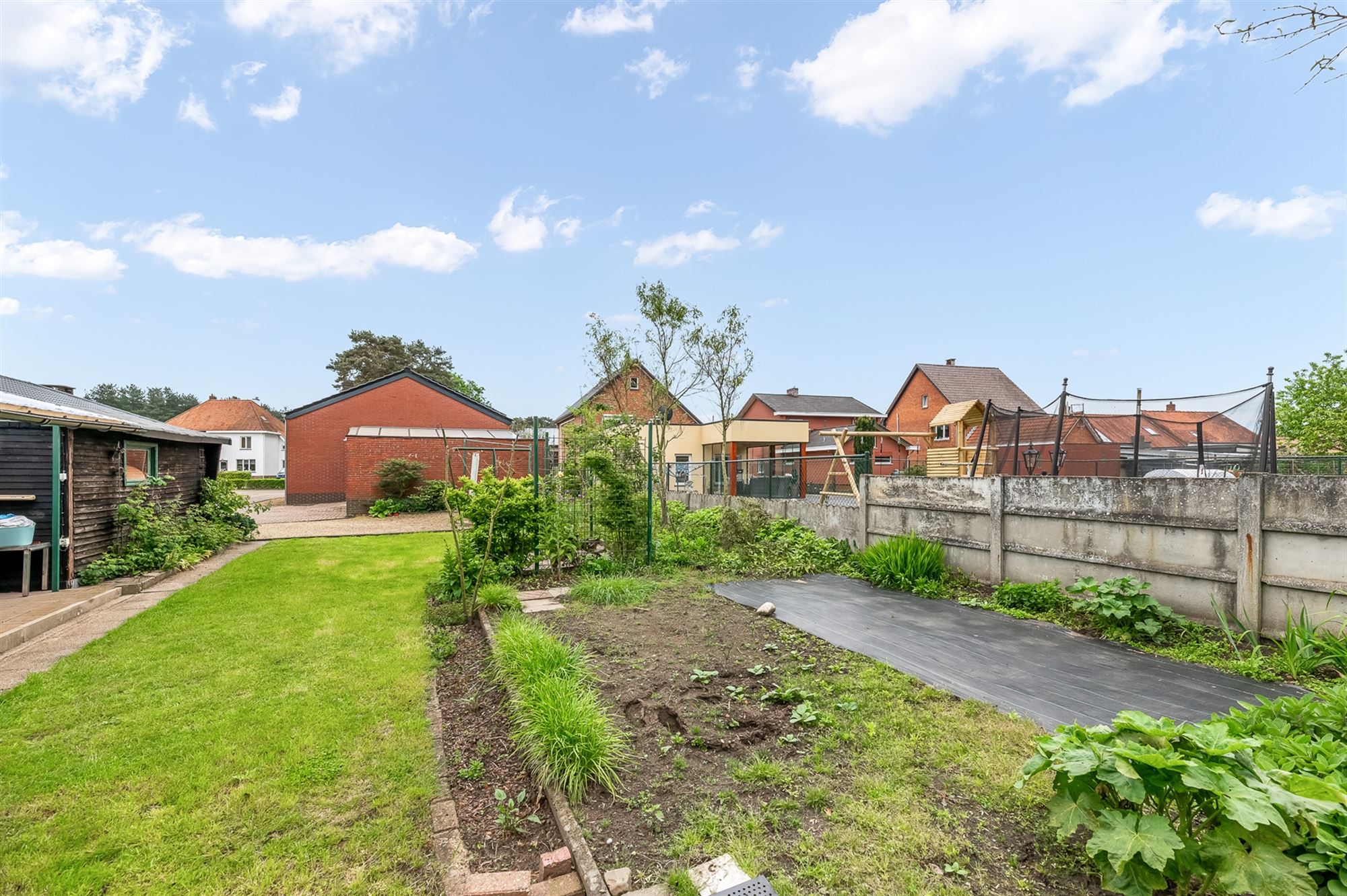 GOED ONDERHOUDEN GELIJKVLOERSE WONING MET 3 SLAAPKAMERS RUSTIG GELEGEN OP EEN PERCEEL VAN 7A22CA TE KORSPEL foto 14