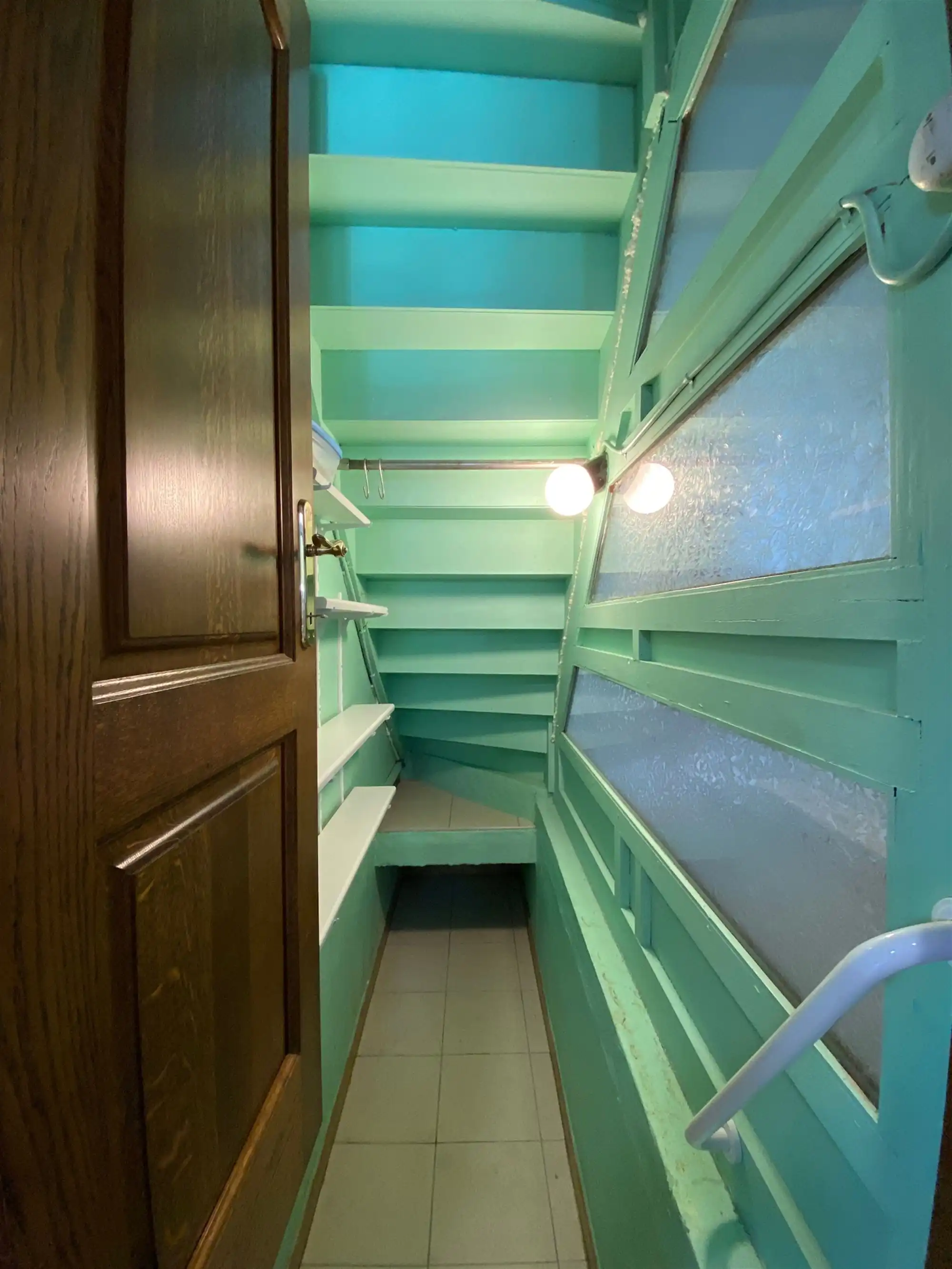 Charmante open bebouwing met 3 slaapkamers, grote garage en zonnepanelen foto 9