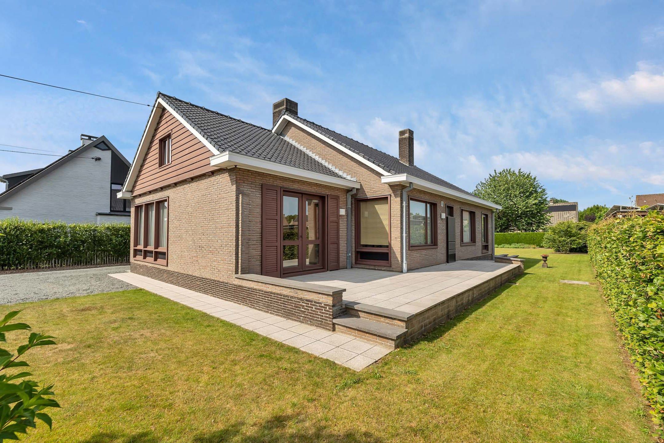 Statige villa op ruim perceel te Sint-Martens-Leerne (Deinze) foto 16