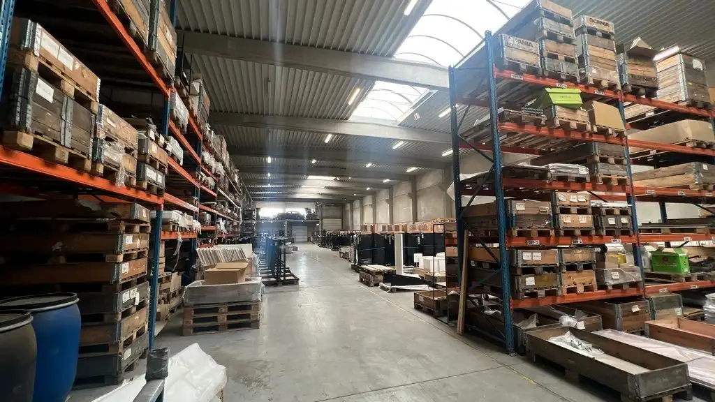 Magazijn te huur in de Heikensstraat in Zele foto 3