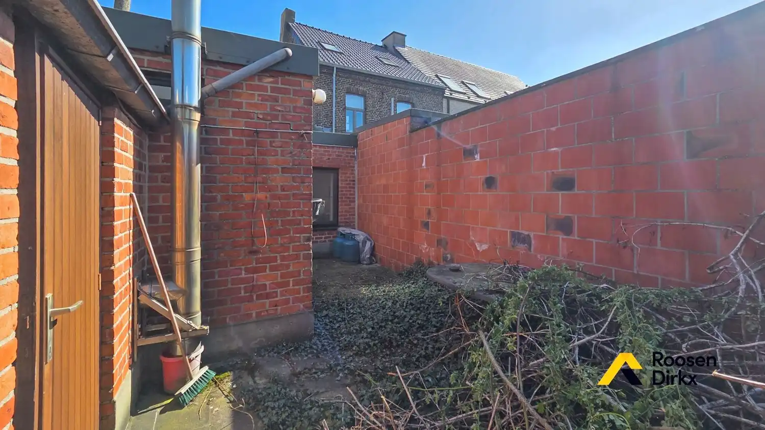 Te renoveren / af te breken woning hartje BREE! foto 22