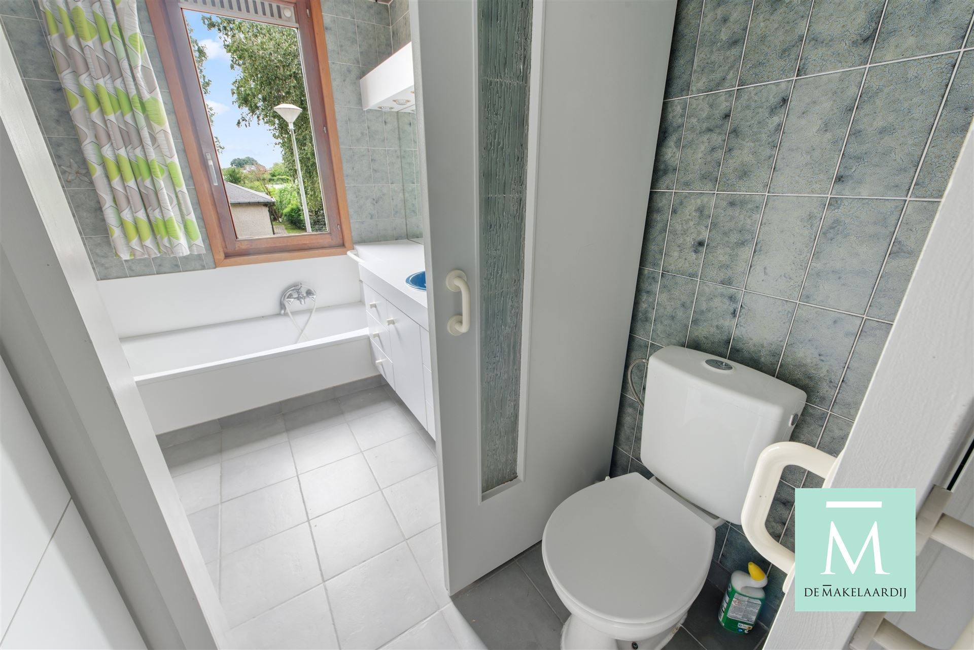 Half-open bebouwing met ruime tuin foto 16
