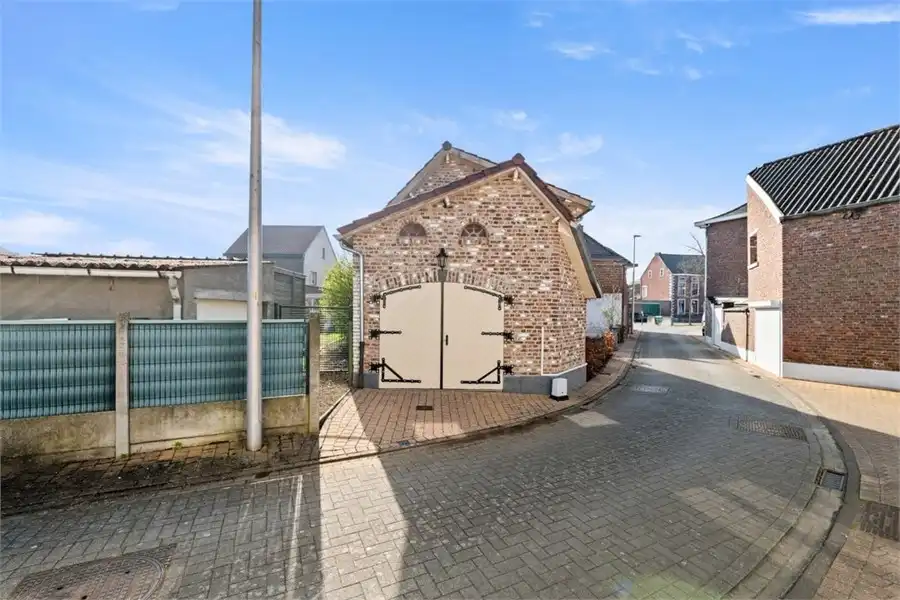 CHARMANT GERENOVEERDE WONING IN HET LANDELIJKE VELM foto 2