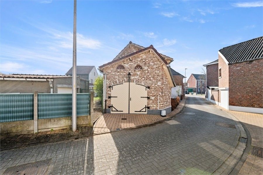 CHARMANT GERENOVEERDE WONING IN HET LANDELIJKE VELM foto 2