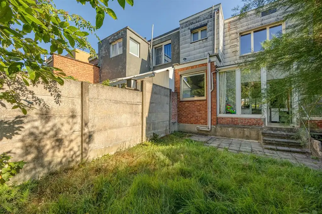 Op te frissen gezinswoning met tuin in Groenenhoek foto 10