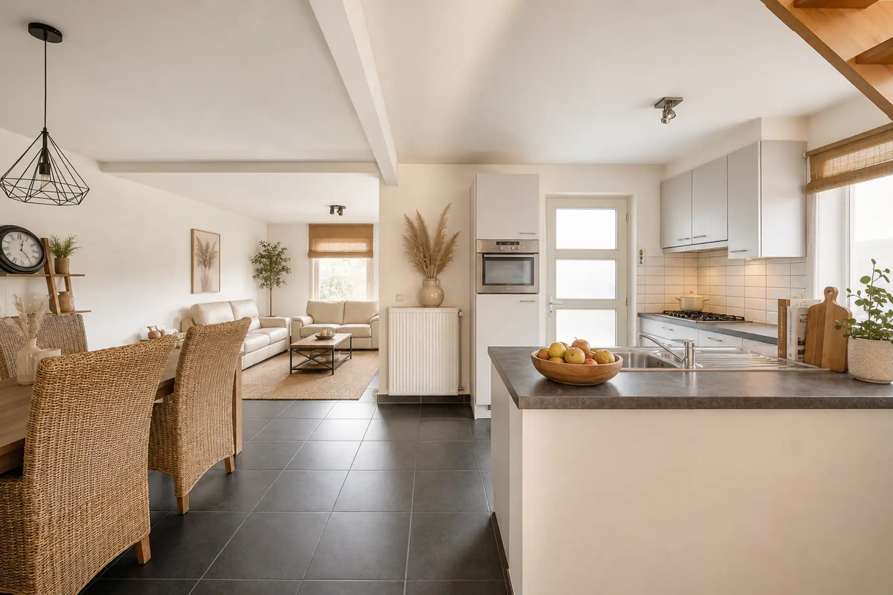 Instapklare ruime woning met garage te Berlare foto 2