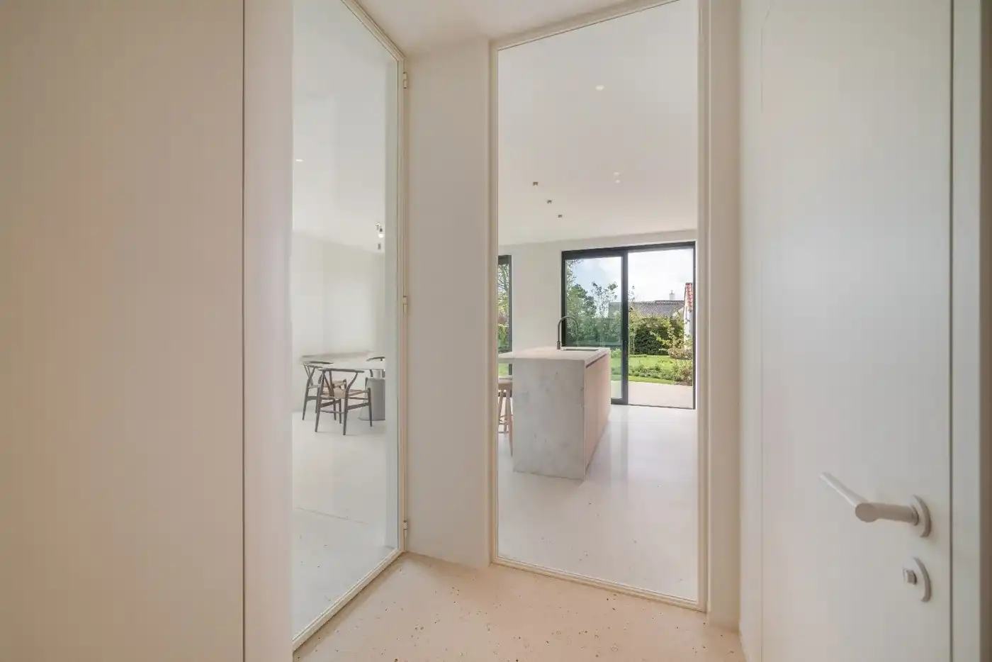 Nieuwbouw onder registratierechten! Villa met zonovergoten leefruimtes en een tijdloos design foto 31