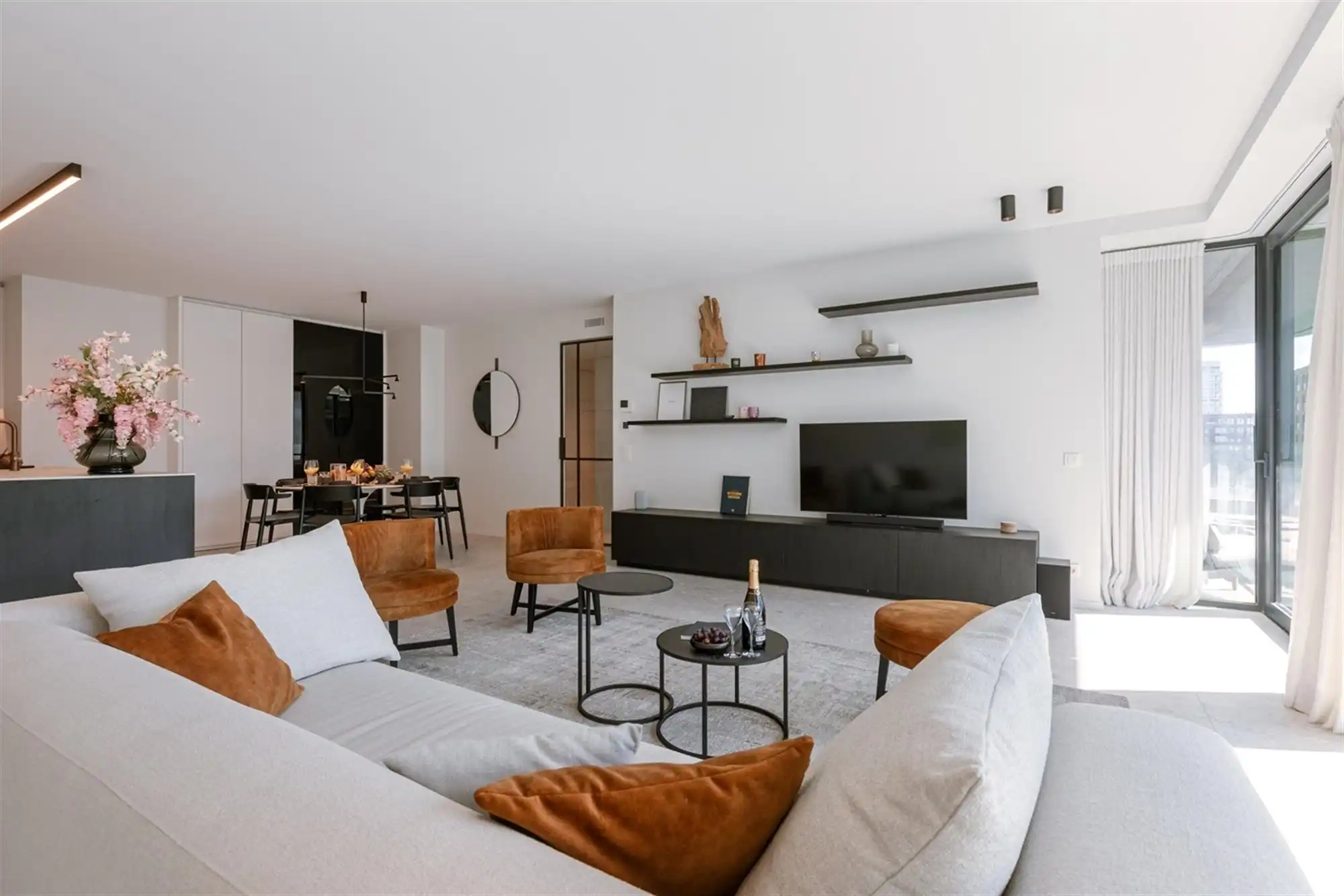 Stijlvol en luxueus appartement – Ensor Tower 2 foto 3