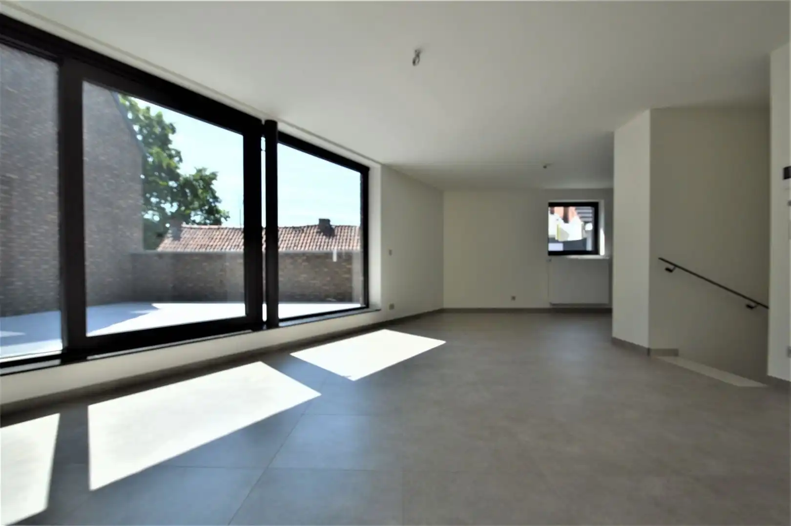 Prachtige nieuwbouw woning half open bebouwing foto 6