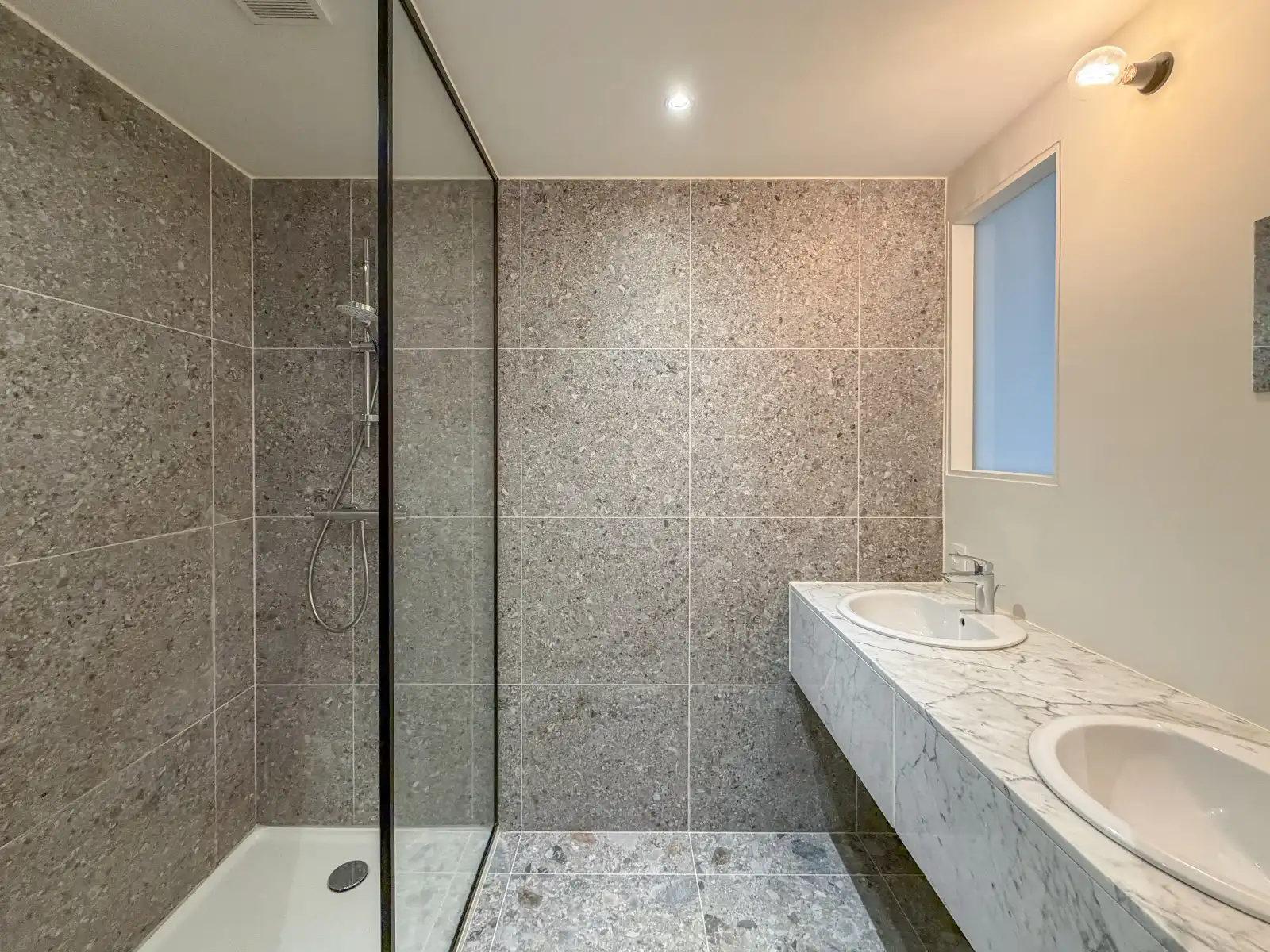 Gerenoveerd 2-slaapkamerappartement met uitzicht op Sint-Baafskathedraal foto 25