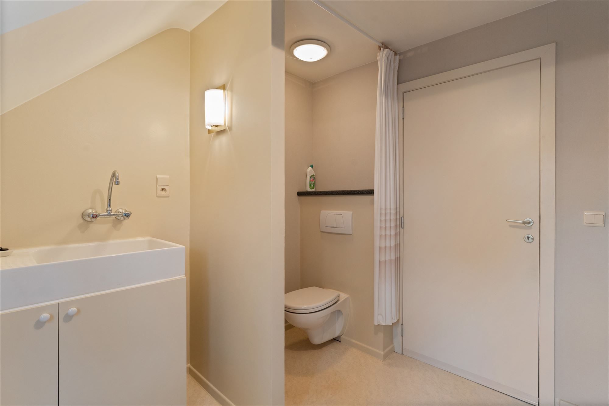 GOED ONDERHOUDEN WONING MET 2 SLAAPKAMERS RUSTIG GELEGEN OP EEN PERCEEL VAN 4A27CA TE LEOPOLDSBURG foto 15