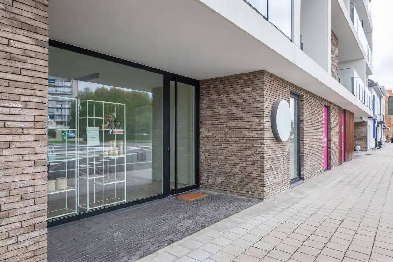 Handelsruimte op toplocatie te Roeselare foto 11