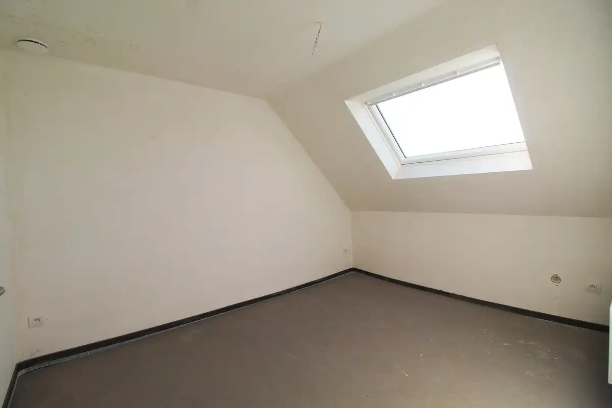 Halfopen nieuwbouwwoning met garage Roeselare foto 9