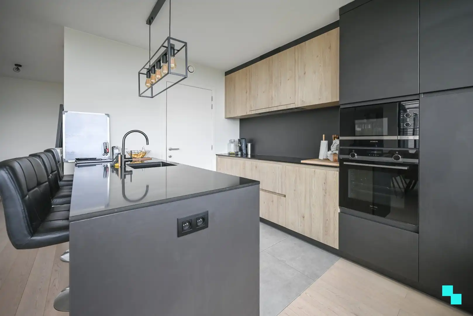 Nieuwbouw tweeslaapkamerappartement met garagebox in centrum Lendelede foto 10