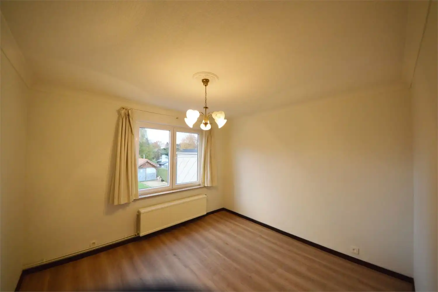 RUIME WONING 4 SLPK, GARAGE EN RUIME TUIN foto 29