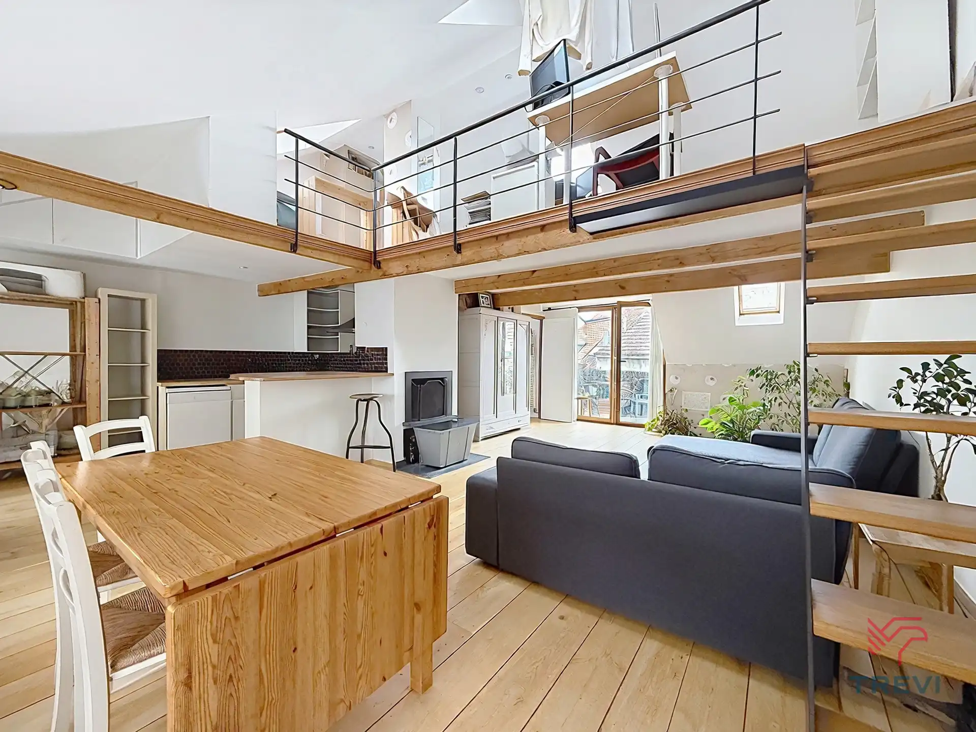 Mooi duplex van ±70m² met terras van ±10m² foto {{pictureIndex}}